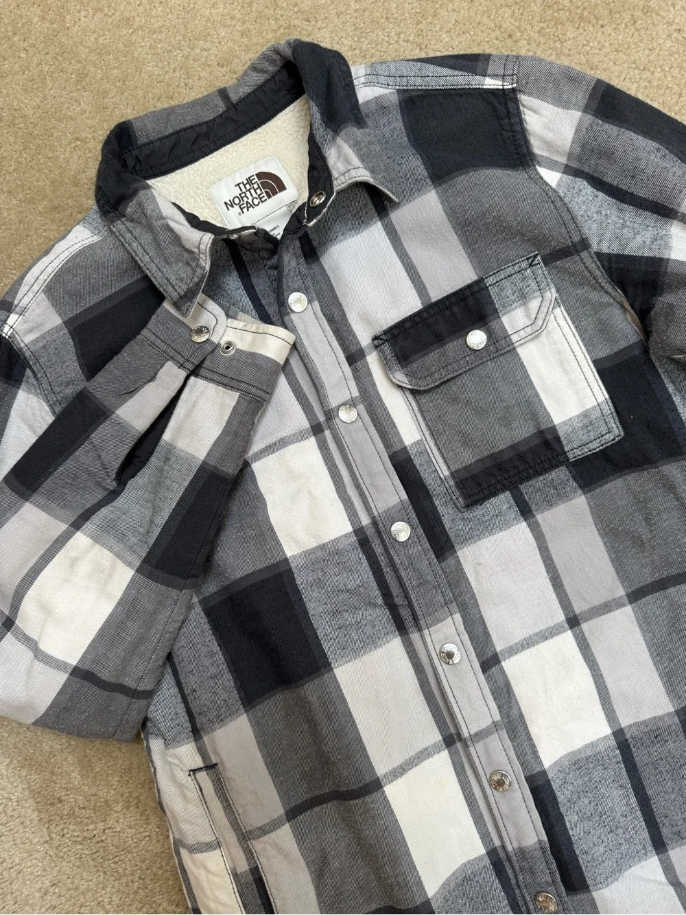 The North Face Men's Sz M Gray & Cream Plaid Snap-Up Shirt